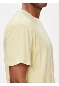 Tommy Jeans T-Shirt Linear Logo DM0DM17993 Żółty Regular Fit. Kolor: żółty. Materiał: bawełna