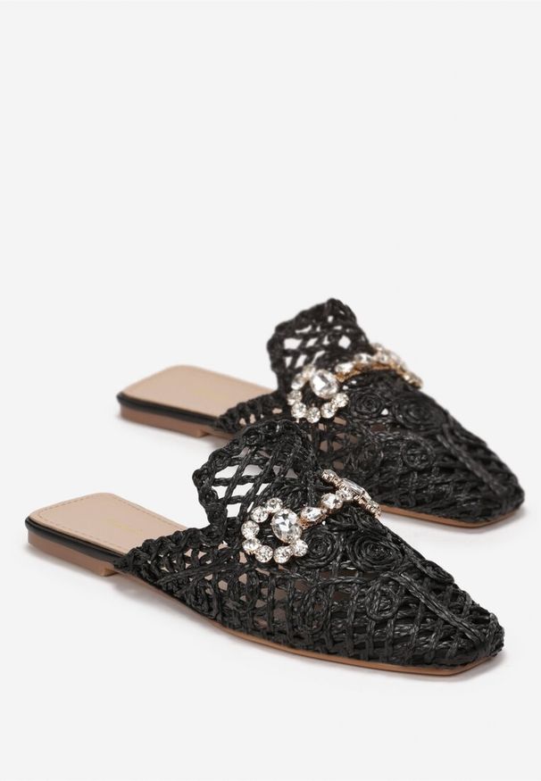 Renee - Czarne Klapki Mule Alcomene. Kolor: czarny. Materiał: materiał, jeans, satyna. Wzór: aplikacja. Sezon: lato. Obcas: na obcasie. Wysokość obcasa: niski
