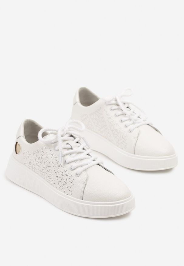 Born2be - Białe Sneakersy ze Skórzaną Wkładką Sercem i Cyrkoniami Giraval. Okazja: na co dzień. Kolor: biały. Materiał: skóra. Wzór: aplikacja
