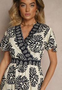 Renee - Niebieska Sukienka w Print Boho z Wiskozy Rozkloszowana z Dekoltem V Palarina. Typ kołnierza: dekolt w kształcie V. Kolor: niebieski. Materiał: wiskoza. Wzór: nadruk. Sezon: lato. Typ sukienki: rozkloszowane. Styl: boho #3