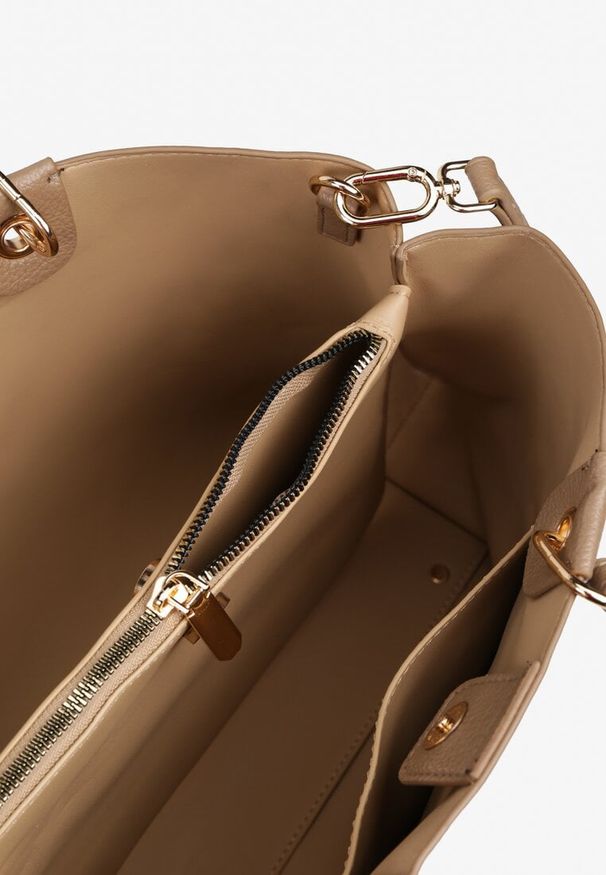 Born2be - Beżowa Dwukomorowa Torebka Typu Shopper Ozdobiona Metalicznymi Aplikacjami Adorrive. Kolor: beżowy. Wzór: aplikacja. Dodatki: z aplikacjami. Styl: elegancki