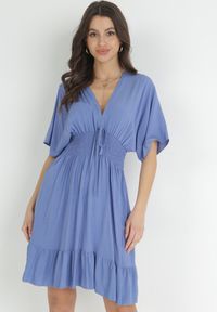 Born2be - Niebieska Sukienka z Wiskozy z Marszczoną Gumką w Talii Demaria. Kolor: niebieski. Materiał: wiskoza. Typ sukienki: rozkloszowane