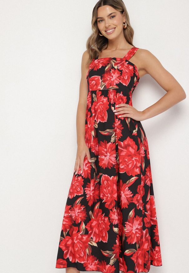 Born2be - Czarna Rozkloszowana Sukienka z Wiskozą w Kwiatowym Wzór Nilarune. Kolor: czarny. Materiał: wiskoza. Długość rękawa: na ramiączkach. Wzór: kwiaty. Sezon: lato. Styl: klasyczny