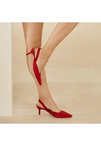Marco Shoes Klapki Emiliana czerwone. Zapięcie: pasek. Kolor: czerwony. Materiał: zamsz. Szerokość cholewki: normalna. Obcas: na szpilce #9
