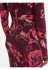 Versace Jeans Couture Sukienka codzienna 79HAO920 JS500 Bordowy Slim Fit. Okazja: na co dzień. Kolor: czerwony. Materiał: wiskoza. Typ sukienki: proste. Styl: casual