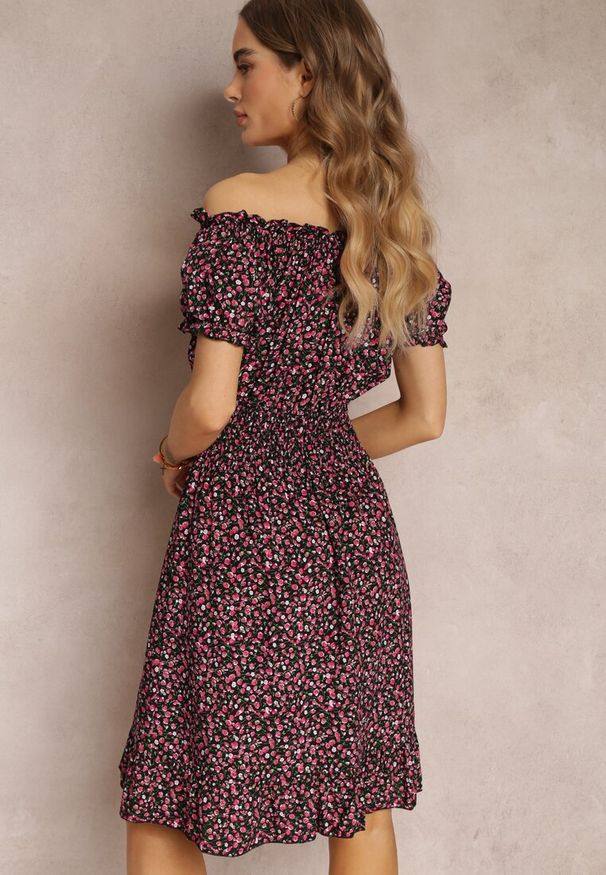 Renee - Czarno-Czerwona Bawełniana Sukienka z Gumką w Talii o Fasonie Hiszpanki Jazmi. Okazja: na co dzień, na spacer. Typ kołnierza: dekolt hiszpanka. Kolor: czarny. Materiał: bawełna. Wzór: aplikacja. Typ sukienki: sportowe, proste. Styl: sportowy, casual, elegancki