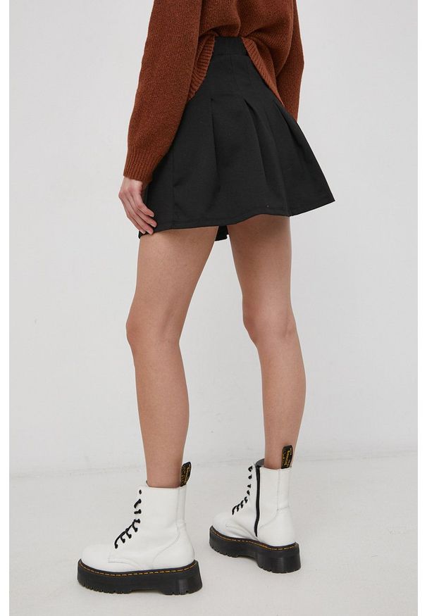 only - Only Spódnica kolor czarny mini rozkloszowana. Kolor: czarny. Materiał: dzianina