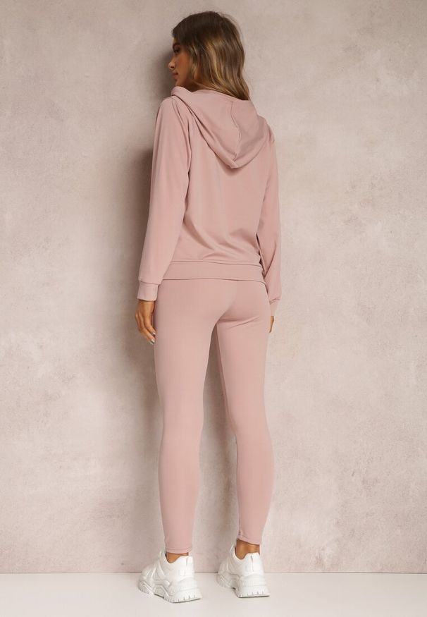 Renee - Jasnoróżowy Komplet Dresowy 3-częściowy z Legginsami Bluzą i Topem Heri. Kolekcja: plus size. Kolor: różowy. Materiał: dresówka. Sport: fitness