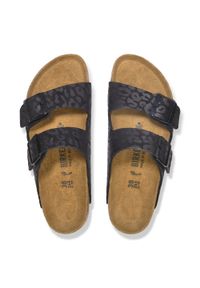 Birkenstock - Klapki damskie BIRKENSTOCK Arizona SYN Leo Black. Okazja: na spacer. Kolor: czarny. Materiał: zamsz, syntetyk, skóra. Wzór: motyw zwierzęcy, nadruk, paski. Sezon: lato. Styl: wakacyjny, klasyczny #3