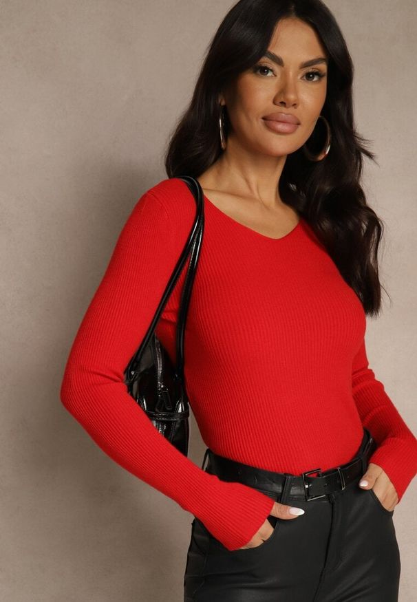 Renee - Czerwony Sweter z Bawełną z Prążkowanej Dzianiny Reisaria. Okazja: na co dzień. Kolor: czerwony. Materiał: bawełna, prążkowany, dzianina. Styl: klasyczny, casual
