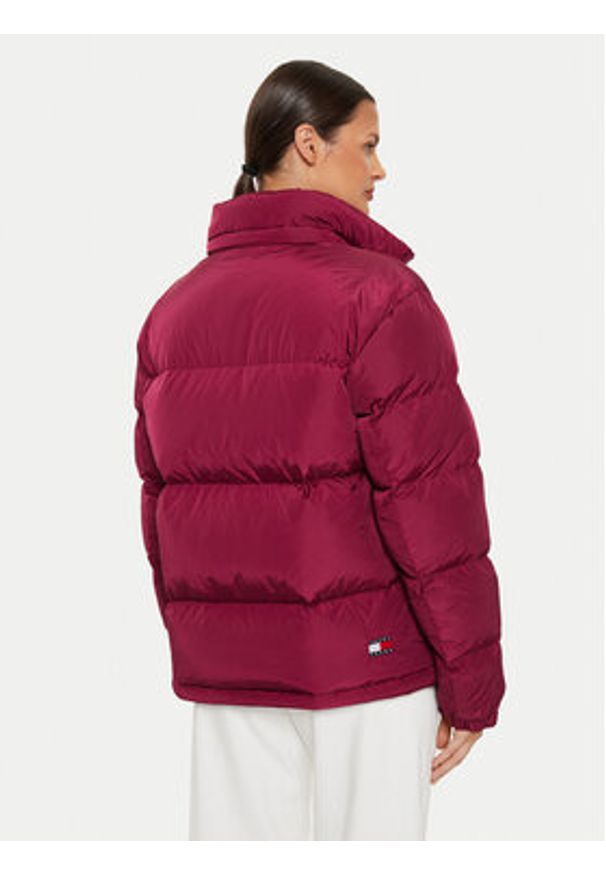 Tommy Jeans Kurtka puchowa Alaska DW0DW18610 Bordowy Regular Fit. Kolor: czerwony. Materiał: syntetyk