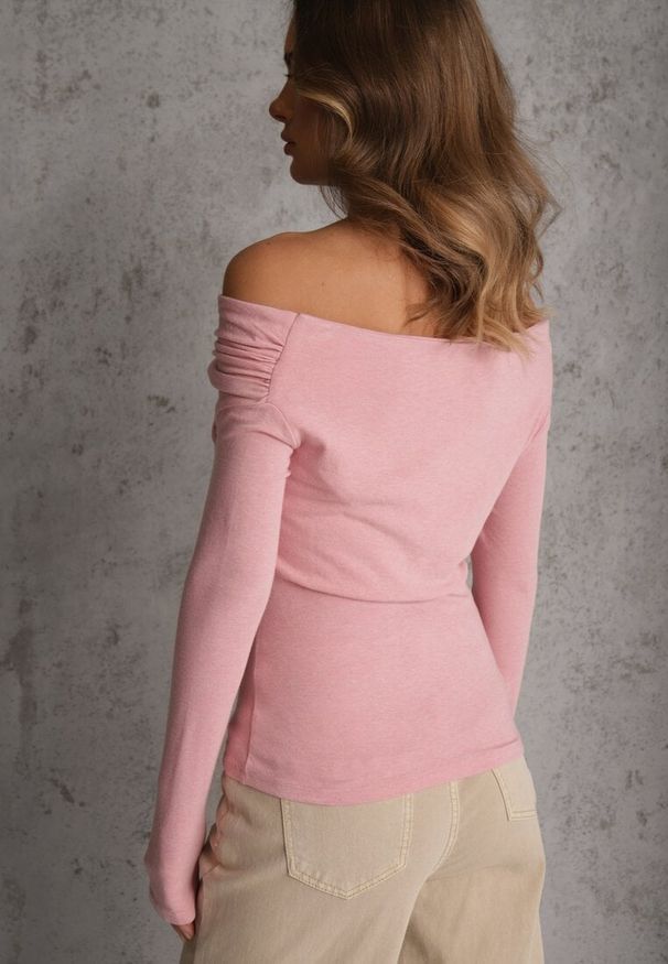 Renee - Różowa Marszczona Bluzka z Bawełną i Dekoltem w Łódkę Orinlia. Typ kołnierza: dekolt w łódkę. Kolor: różowy. Materiał: bawełna. Styl: elegancki