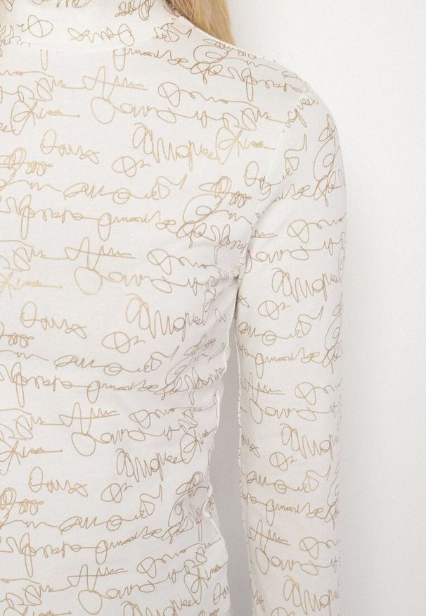 Born2be - Biała Bluzka z Bawełny w Stylu Longsleeve z Półgolfem w Literowy Nadruk Azelenia. Okazja: na co dzień. Kolor: biały. Materiał: bawełna. Długość rękawa: długi rękaw. Wzór: nadruk. Styl: casual