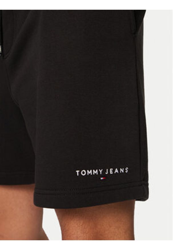 Tommy Jeans Szorty sportowe Flag Beach DM0DM20637 Czarny Regular Fit. Kolor: czarny. Materiał: bawełna. Styl: sportowy
