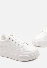 Born2be - Białe Sneakersy na Platformie z Gumową Zawieszką Usalla. Kolor: biały. Materiał: guma. Obcas: na platformie #2