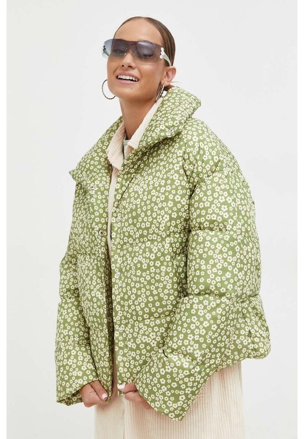 Billabong kurtka damska kolor zielony zimowa oversize. Kolor: zielony. Sezon: zima