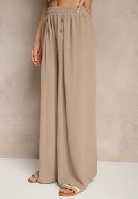 Renee - Beżowe Spodnie z Bawełną o Szerokim Kroju High Waist Ozdobione Guzikami Morritia. Okazja: na co dzień. Stan: podwyższony. Kolor: beżowy. Materiał: bawełna. Wzór: aplikacja. Styl: elegancki, casual #5