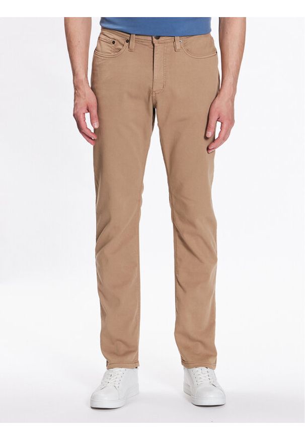 Duer Jeansy No Sweet MFNR1002 Khaki Relaxed Fit. Kolor: brązowy