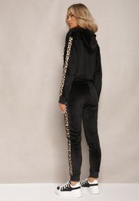 Renee - Czarny Welurowy Komplet Dresowy Ozdobiony Lampasami w Cętki Anilwo. Kolor: czarny. Materiał: dresówka, welur. Wzór: aplikacja #3