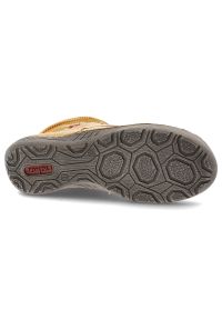 Żółte Botki Rieker Wygodne Obuwie Damskie. Okazja: na spacer, na co dzień. Kolor: żółty. Materiał: tworzywo sztuczne, skóra ekologiczna, materiał. Szerokość cholewki: normalna. Wzór: kolorowy. Styl: casual #2