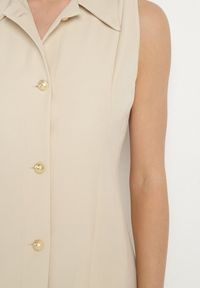 Born2be - Beżowa Koszulowa Sukienka z Ozdobnymi Guzikami Redellee. Okazja: na co dzień, na spacer. Typ kołnierza: kołnierzyk klasyczny. Kolor: beżowy. Typ sukienki: koszulowe. Styl: casual, klasyczny #5