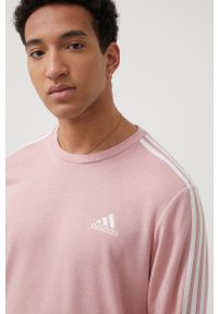 Adidas - adidas bluza męska kolor różowy z aplikacją. Kolor: różowy. Materiał: dzianina, poliester, materiał, bawełna. Wzór: aplikacja