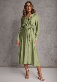 Renee - Zielona Sukienka z Wiskozą o Koszulowym Kroju z Wiązanym Paskiem Rissanni. Kolor: zielony. Materiał: wiskoza. Typ sukienki: koszulowe. Styl: elegancki, klasyczny #1