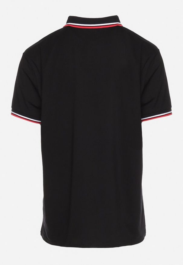 Born2be - Czarna Koszulka o Fasonie Polo z Guzikami Timarie. Okazja: na spotkanie biznesowe. Typ kołnierza: polo. Kolor: czarny. Materiał: dresówka. Styl: klasyczny, elegancki, biznesowy