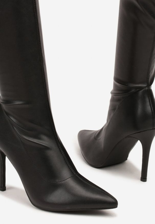 Renee - Czarne Kozaki Vices na Szpilce z Marszczoną Cholewką Calavelie. Kolor: czarny. Materiał: koronka, jeans. Szerokość cholewki: normalna. Obcas: na szpilce