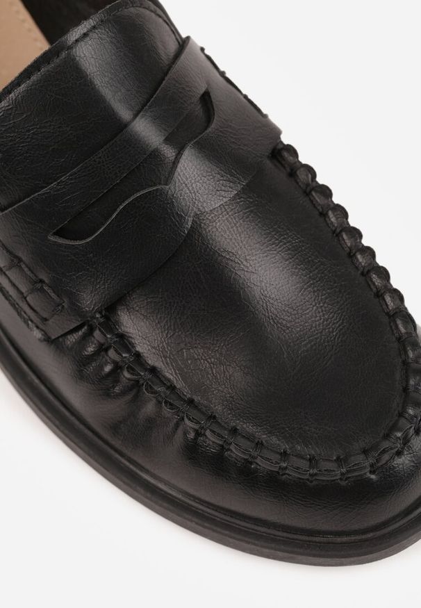 Renee - Czarne Mokasyny Vices z Marszczeniem i Wkładką ze Skóry Naturalnej Mestia. Okazja: na co dzień. Kolor: czarny. Materiał: skóra. Styl: elegancki, casual, klasyczny
