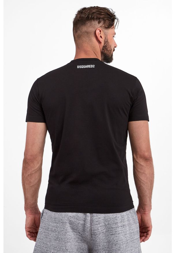 T-shirt DSQUARED2. Długość rękawa: krótki rękaw. Długość: krótkie. Wzór: napisy