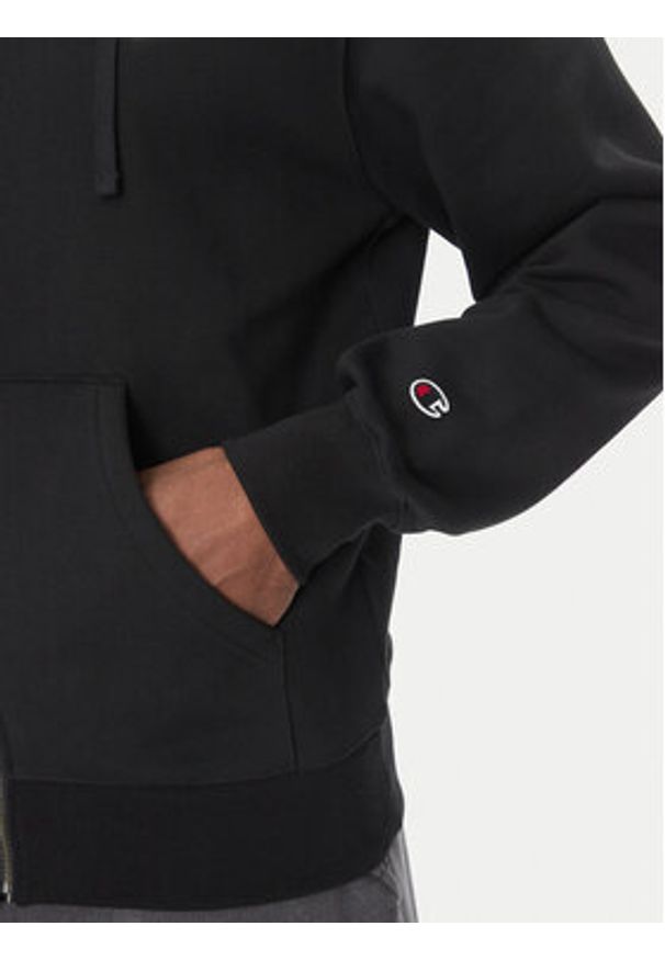 Champion Bluza 221193 Czarny Regular Fit. Kolor: czarny. Materiał: bawełna