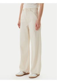 Mustang Jeansy Luise 1016209 Écru Wide Fit. Kolor: kremowy #1
