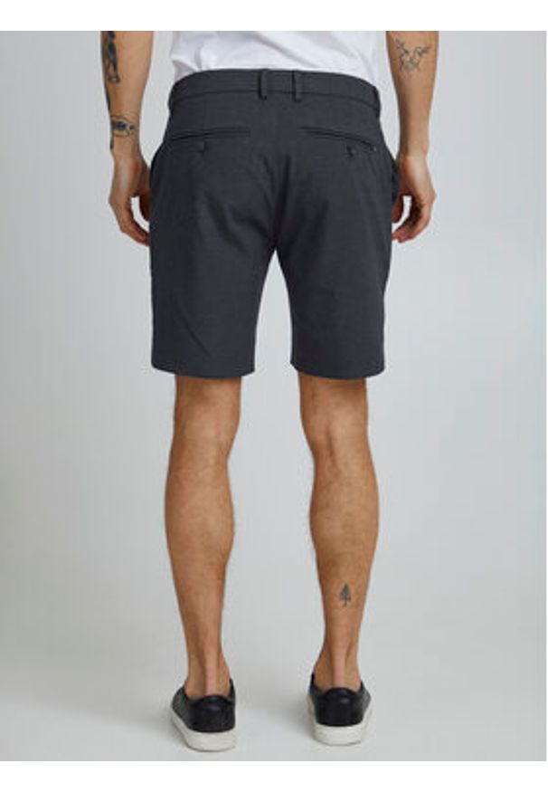 Casual Friday Szorty materiałowe 20504285 Szary Slim Fit. Okazja: na co dzień. Kolor: szary. Materiał: wiskoza, syntetyk. Styl: casual