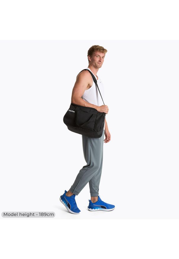 ONETEAM - Torba treningowa OneTeam Passa 26 l. Kolor: czarny. Sport: fitness