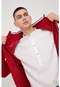 Cross Jeans kurtka przeciwdeszczowa męska kolor czerwony przejściowa. Okazja: na co dzień. Typ kołnierza: kaptur. Kolor: czerwony. Styl: casual #6
