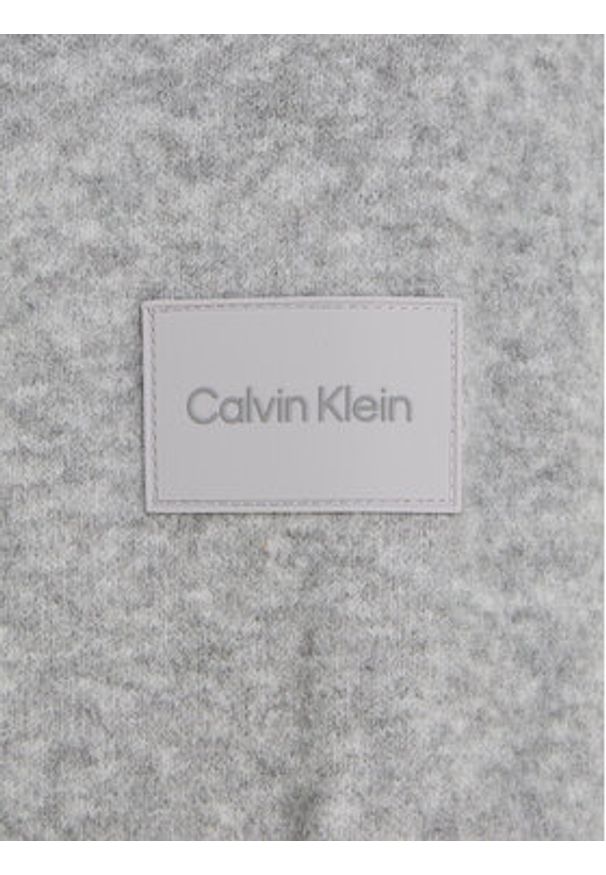 Calvin Klein Sweter K10K111960 Szary Regular Fit. Kolor: szary. Materiał: syntetyk
