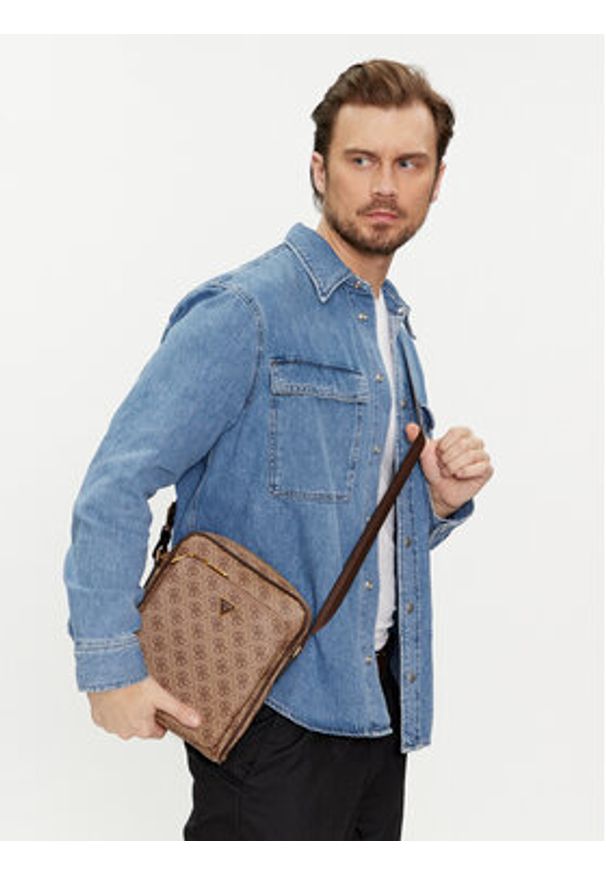 Guess Saszetka Milano HMMILO P4260 Beżowy. Kolor: beżowy. Materiał: skóra