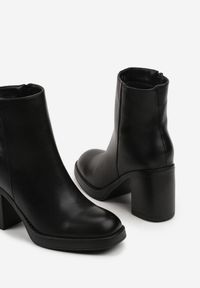 Born2be - Czarne Minimalistyczne Botki do Kostki na Słupkowym Obcasie Esmeliana. Okazja: na spotkanie biznesowe, do pracy, na co dzień. Kolor: czarny. Materiał: jeans. Szerokość cholewki: normalna. Obcas: na obcasie. Styl: biznesowy, casual, elegancki. Wysokość obcasa: średni #7