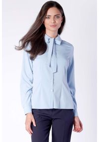 Nommo - Elegancka Błękitna Koszulowa Bluzka z Wiązaniem przy Kołnierzyku. Kolor: niebieski. Materiał: poliester, wiskoza. Styl: elegancki #1
