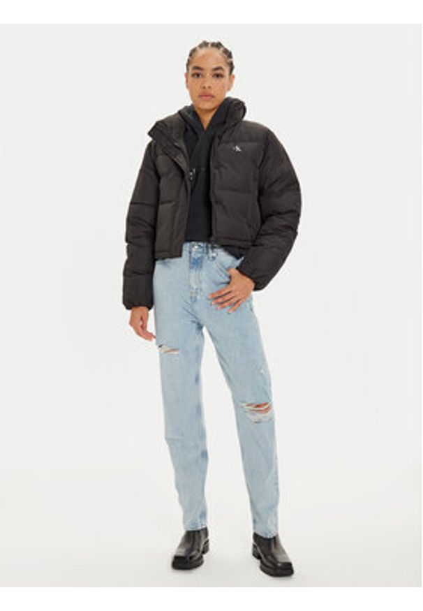 Calvin Klein Jeans Kurtka zimowa J20J224615 Czarny Regular Fit. Kolor: czarny. Materiał: syntetyk. Sezon: zima