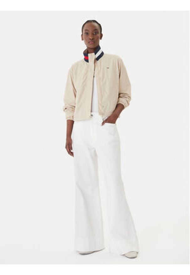 Tommy Jeans Kurtka przejściowa Essential DW0DW20439 Beżowy Regular Fit. Kolor: beżowy. Materiał: syntetyk