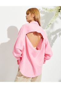 MARIANNA SENCHINA - Różowa koszula z rozcięciem na plecach. Okazja: na co dzień. Kolor: różowy, wielokolorowy, fioletowy. Materiał: jeans, len. Długość rękawa: długi rękaw. Długość: długie. Styl: casual, klasyczny, vintage #1