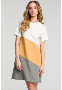 Sukienki.shop - Sukienka trapezowa bawełniana w paski krótki rękaw. Okazja: na spacer, na co dzień, na plażę. Materiał: bawełna. Długość rękawa: krótki rękaw. Wzór: paski. Sezon: wiosna, lato. Typ sukienki: trapezowe. Styl: casual, klasyczny, sportowy, wakacyjny. Długość: mini #3