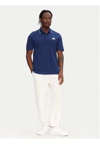 Adidas - adidas Polo Essentials Small Logo JE9021 Granatowy Regular Fit. Typ kołnierza: polo. Kolor: niebieski. Materiał: bawełna