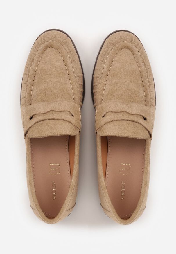 Renee - Beżowe Mokasyny VICES ze Skórzaną Wkładką i Marszczeniem przy Nosku Ananora. Kolor: beżowy. Materiał: skóra. Styl: klasyczny, elegancki