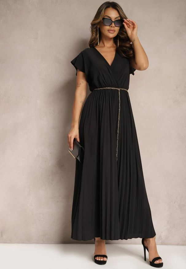 Renee - Czarna Plisowana Sukienka Maxi o Rozkloszowanym Kroju z Kopertowym Dekoltem Ofilva. Kolor: czarny. Typ sukienki: kopertowe. Styl: elegancki. Długość: maxi