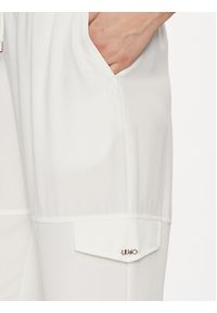 Liu Jo Spodnie materiałowe TA4059 T3784 Écru Relaxed Fit. Materiał: syntetyk #5