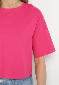 Born2be - Fuksjowy Bawełniany T-shirt o Szerokim Kroju z Krótkim Rękawem Branjas. Okazja: na co dzień. Kolor: różowy. Materiał: bawełna. Długość rękawa: krótki rękaw. Długość: krótkie. Styl: casual #5
