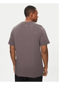 Adidas - adidas T-Shirt Essentials IS1343 Brązowy Regular Fit. Kolor: brązowy. Materiał: bawełna #5